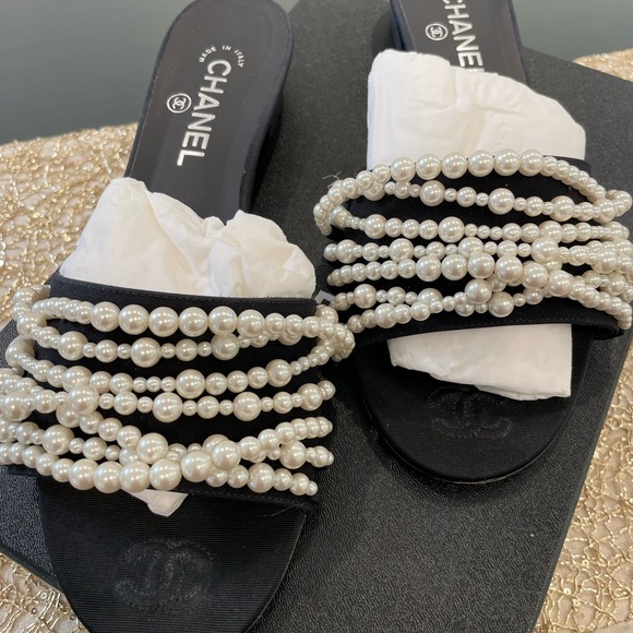 CHANEL Pearl Sandals 41 - Picture 4 of 9